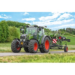 Schmidt Spiele (56257) - "Fendt 211 Vario with Fendt Wender Twister" - 150 piezas