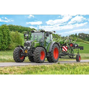 Schmidt Spiele (56257) - "Fendt 211 Vario with Fendt Wender Twister" - 150 piezas