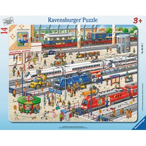 Ravensburger (06161) - "At the Train Station" - 14 piezas