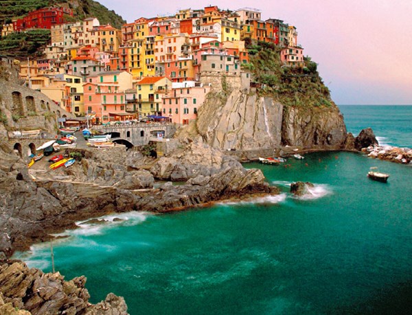 Ravensburger (16615) - "Cinque Terre, Italy" - 2000 piezas